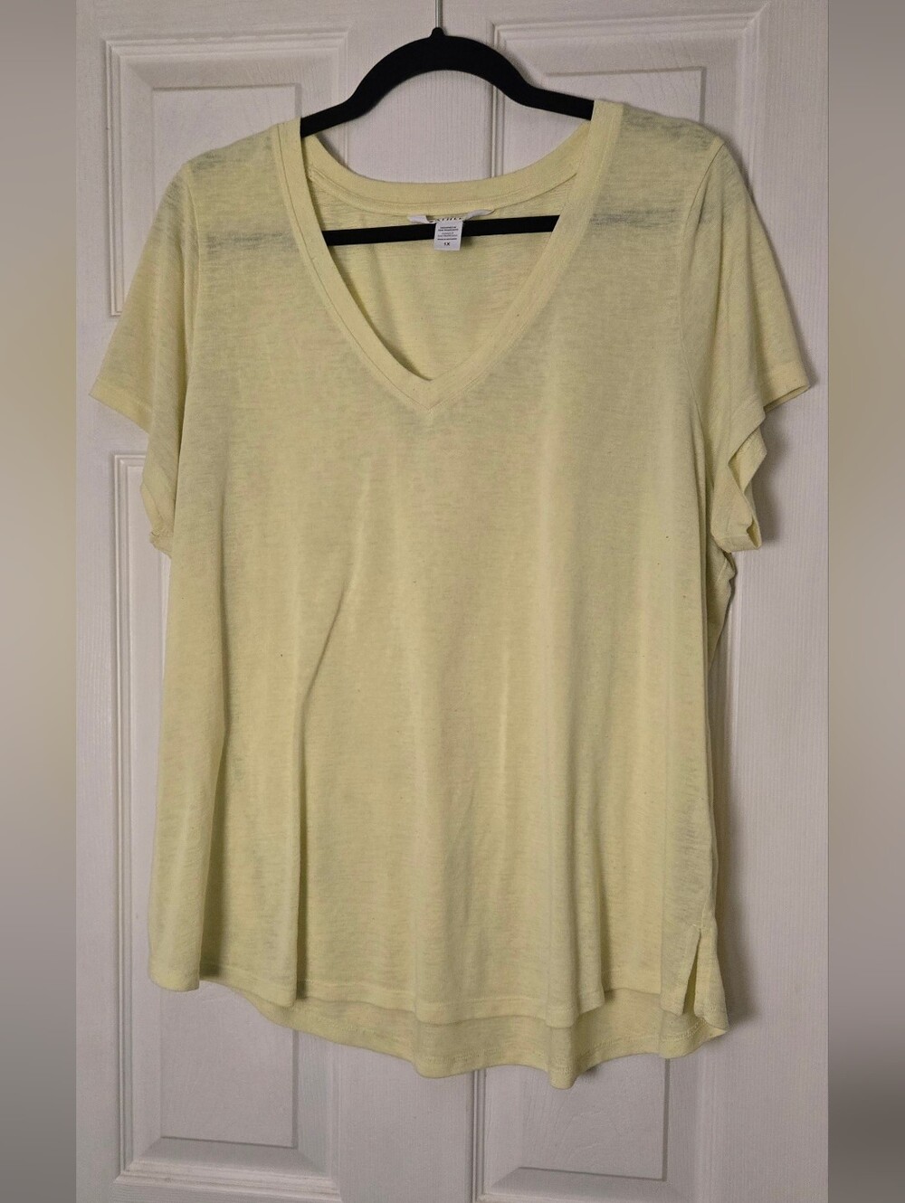 Athleta Pale Yellow V-Neck Short Sleeve Tee